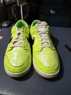 Nike Dunk Low SE, Volt Colorway Men’s Low-Top Sneakers in Neon Green Size 11m.